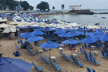 Vereador propõe lei para proibir kits de praia antecipados na Porto da Barra Vereador propõe lei para proibir kits de praia antecipados na Porto da Barra