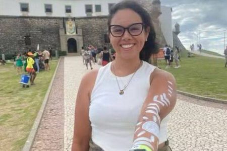 Operação policial prende dois homens durante investigação sobre morte de nutricionista na Bahia