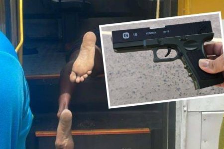 Assaltante é baleado por passageiro durante tentativa de assalto em ônibus