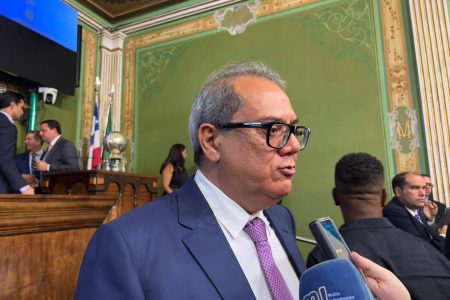 Muniz convoca comissões para analisar Louos e empréstimos pedidos pela prefeitura Muniz convoca comissões para analisar Louos e empréstimos pedidos pela prefeitura