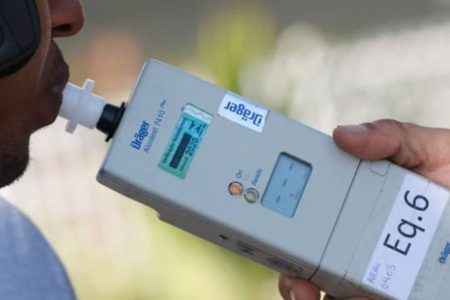 Projeto no Senado pode tornar obrigatório o bafômetro em acidentes de trânsito