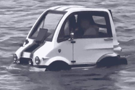 Polícia apreende carro anfíbio artesanal que viralizou nas redes sociais