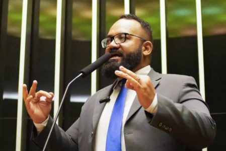 Deputado do PL se manifesta após faltar votação: “Binho Galinha é problema do PT”