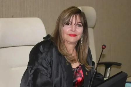 Desembargadora envolvida em esquema de tráfico de influência tem aposentadoria concedida no TRT-BA