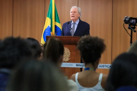 Governadores mantêm autonomia com nova versão da PEC da Segurança