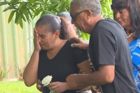 Corpo de menino desaparecido por mais de 3 anos é enterrado