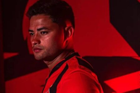 Vitória anuncia contratação do volante Val Soares, ex-Paysandu