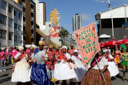 Afoxé Filhos do Korin Efan encanta no Fuzuê e celebra a força de Iansã
