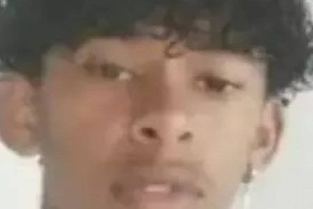 Adolescente de 14 anos morre após injetar mistura com borboleta esmagada na perna, na Bahia
