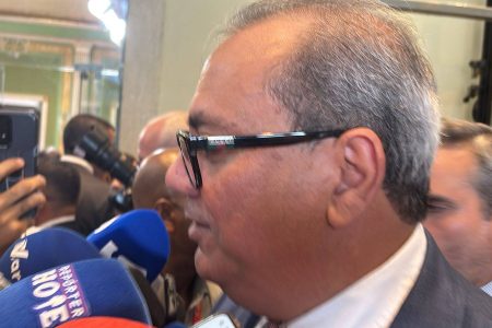 Carlos Muniz anuncia definição das comissões até quarta-feira (5)