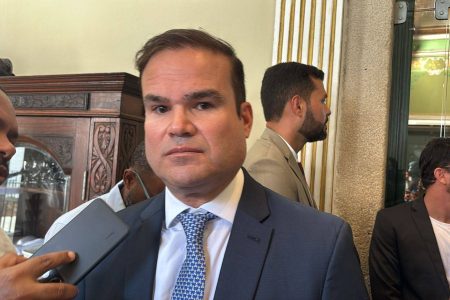 Cacá Leão minimiza crise no Progressistas e reafirma apoio a Bruno Reis