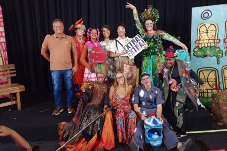 Primeiro teatro de bolso da Bahia estreia com sucesso em Vilas do Atlântico