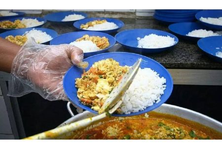 ONGs ligadas ao PT recebem milhões do governo Lula, mas não entregam marmitas