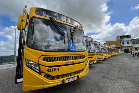 Jovem sofre importunação sexual em ônibus de Salvador