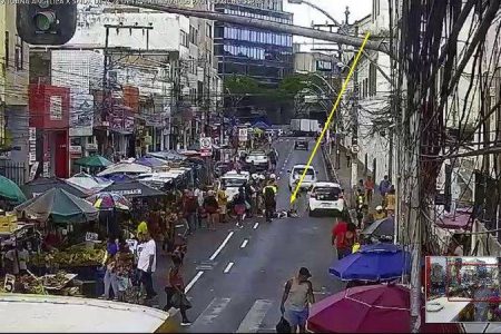 Acidente na Avenida Joana Angélica deixa o trânsito parcialmente bloqueado