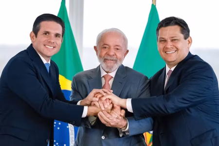 Lula deve evitar sancionar projeto que aumenta o número de deputados Lula deve evitar sancionar projeto que aumenta o número de deputados