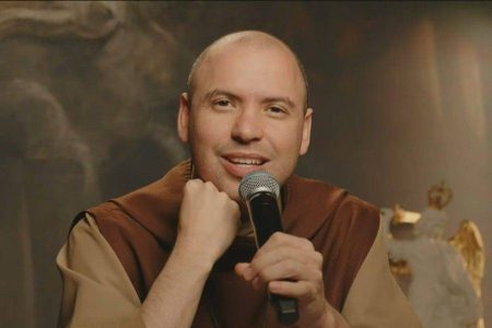 Quem é Frei Gilson, o líder religioso que reuniu 1 milhão de fiéis em uma live