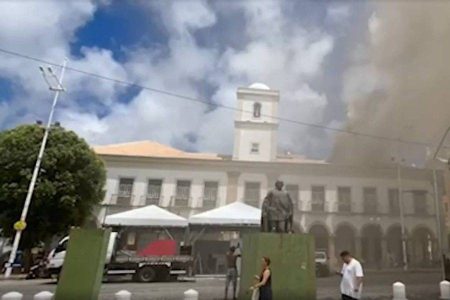 Câmara Municipal de Salvador estava sem seguro no dia do incêndio