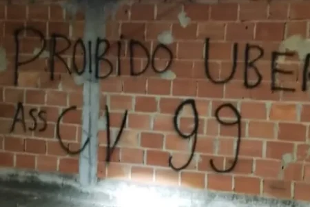 Facção proíbe carros de aplicativos entra em comunidade no Rio de Janeiro
