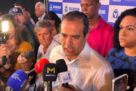 Bruno Reis comenta sobre fiscalização dos ‘flanelinhas’ e cobranças indevidas da Zona Azul