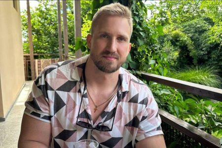 Influenciador americano fala sobre assalto e agressão no Carnaval de Salvador