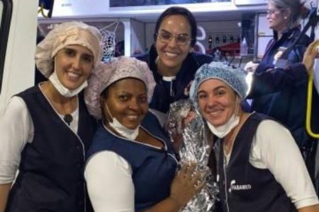 Mulher descobre gravidez e dá à luz em unidade de emergência em Salvador