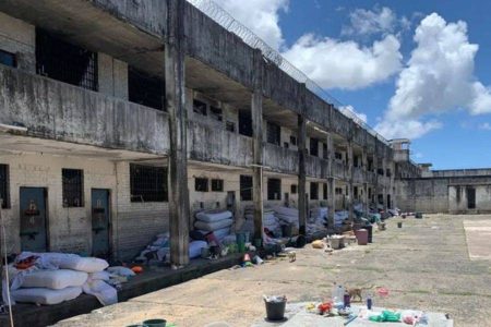 Preso por estuprar as filhas, homem foge do Complexo da Mata Escura em Salvador