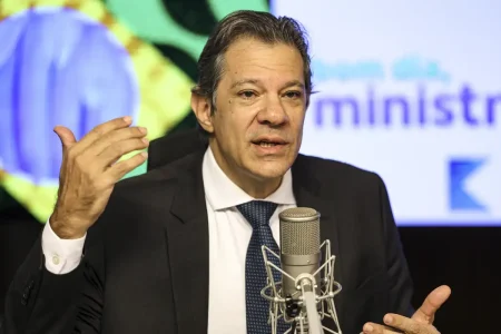Haddad elogia a fala de Trump sobre diálogo com Lula Haddad elogia a fala de Trump sobre diálogo com Lula