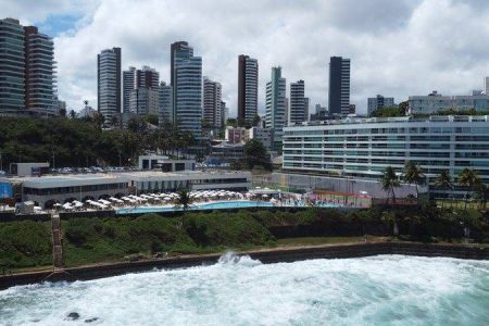 Sócios do Clube Espanhol reclamam de frequentadores e trocam ofensas em grupo de mensagens