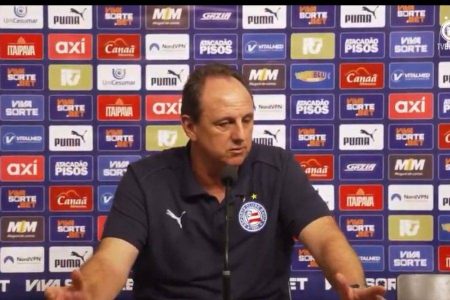 Após derrota por 3 a 0, Ceni se irrita com pergunta de jornalista: “pensar mais quando for perguntar”