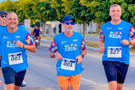 Ao lado do prefeito, ACM Neto participa da Corrida Azul em Santo Estêvão