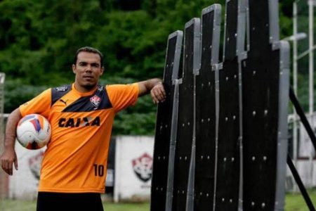 Vitória, FBF e CBF lamentam a morte de Leandro Domingues