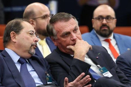 STF forma maioria para manter condenação de Bolsonaro e aliados