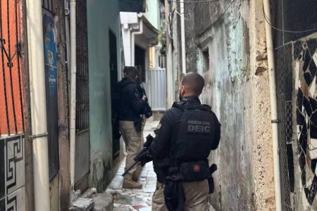 Megaoperação policial na Bahia prende suspeitos de estelionato e sequestro