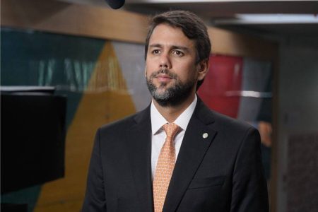 Pedro Lucas é anunciado como novo ministro das Comunicações no governo Lula