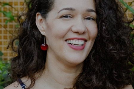 Renata Menezes assume o Band Mulher após saída de Pâmela Lucciola