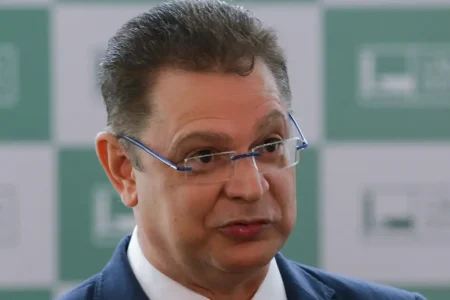 Líder do PL fecha acordo com Motta para votar PEC do fim do foro privilegiado Líder do PL fecha acordo com Motta para votar PEC do fim do foro privilegiado