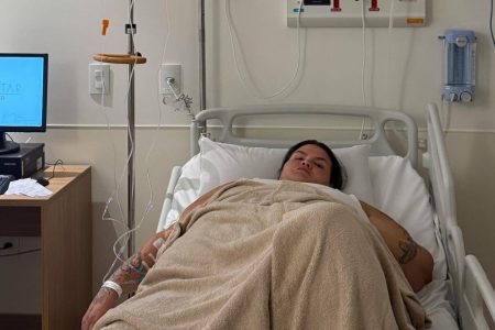 Thais Carla recebe alta após internação em hospital de Salvador