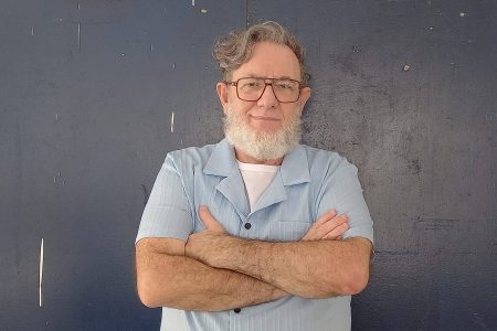 Clube de Leitura LGBTQI+ promove encontros gratuitos em Salvador com foco em autores independentes baianos