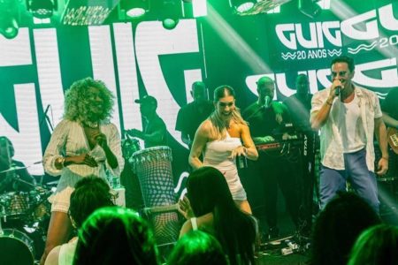 Guig embala comemoração dos 40 anos de Carol Peixinho em Salvador