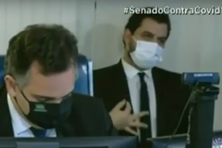 Ex-assessor de Bolsonaro pede ao STF autorização para circular em Brasília durante julgamento