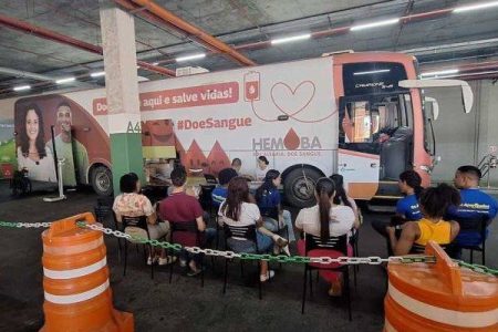 Lauro de Freitas: Unidade móvel do Hemoba realiza ação de doação de sangue