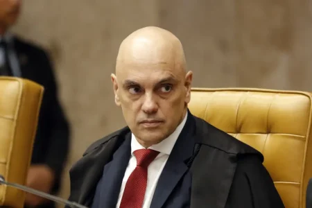 Moraes manda prender sobrinho de Bolsonaro que fugiu para Argentina