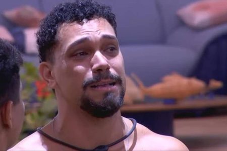 BBB 25: Vinícius revela ser bissexual e diz ter medo de decepcionar os pais