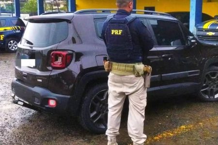 Homem é preso na Bahia após comprar carro roubado na internet