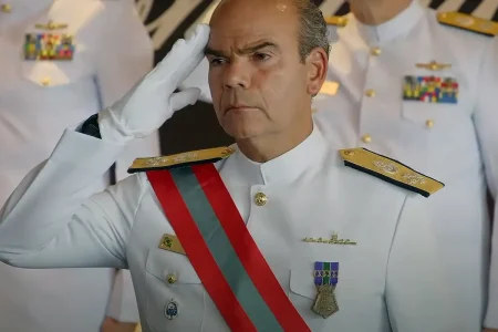 Comandante da Marinha se recusa a depor por ex-chefe ligado a trama golpista