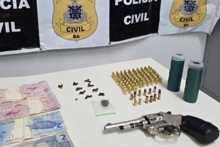 Homem é preso em Amargosa por porte ilegal de arma e corrupção de menores; adolescente de 15 anos foi levada ao Conselho Tutelar