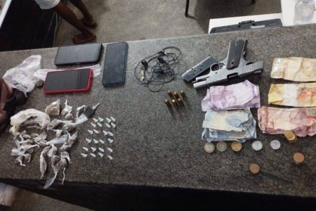Polícia Militar prende dois suspeitos de tráfico em Maragogipe