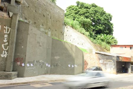Prefeitura entrega contenção de encosta em Brotas e inicia construção de Cras modelo na região