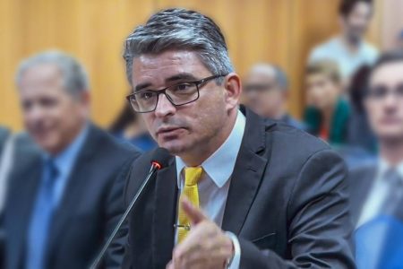 Deputado Marcone Amaral defende concessão justa e com diálogo sobre as BRs 116 e 324 durante audiência na Alba
